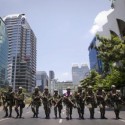 Thailande a feu, les chemise rouge resiste!