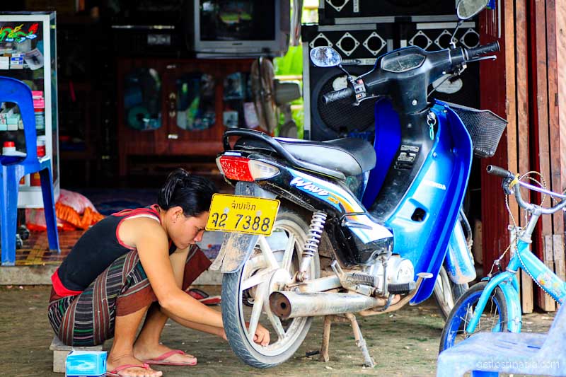 motorbiking - Don Kong Laos